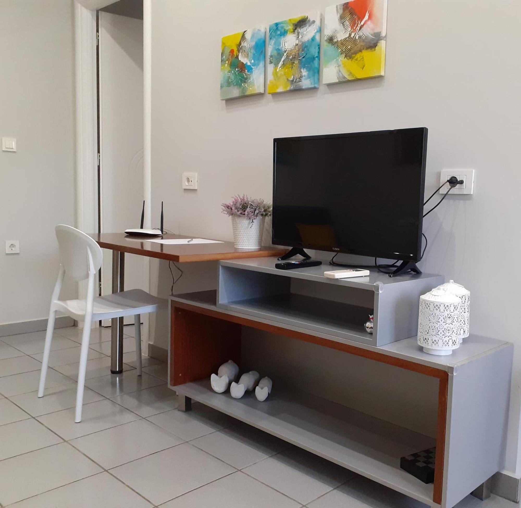 Dennis Stylish Apartment Káto Darátsos Eksteriør bilde